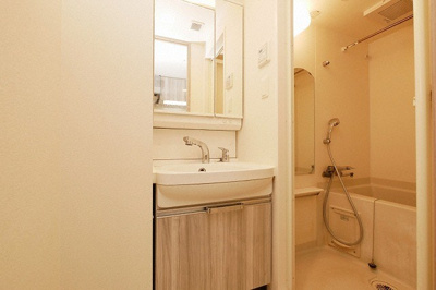 【独立洗面台】 | ファステート大正駅前トロフィ | 独立洗面台、朝の身支度には欠かせません