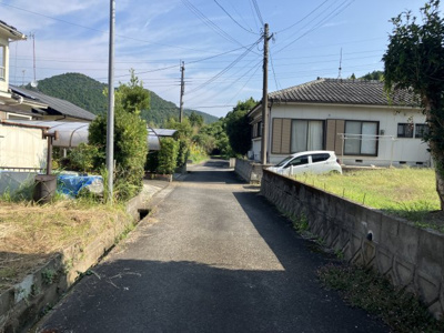 【前面道路含む現地写真】 | 永利町字掛川 土地