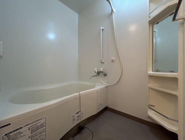 前橋市六供町のアパートの浴室