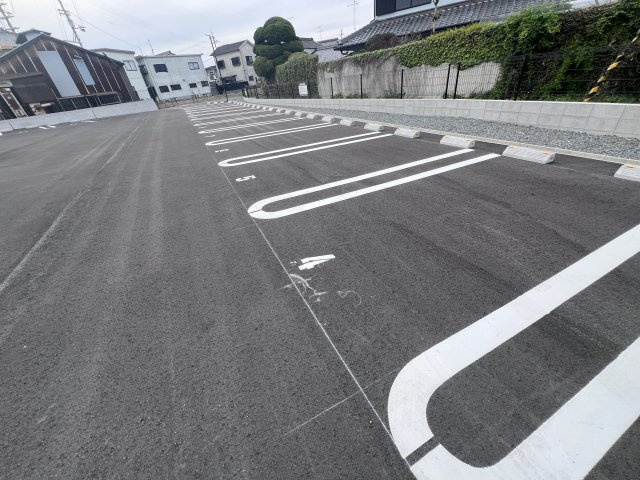 メゾン　ド　ソルテB棟の駐車場