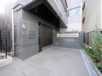 【エントランス】 | ファステート大阪EASTパーレス | 落ち着いたエントランスです