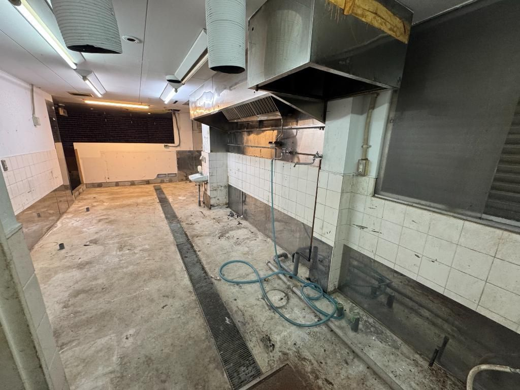 サン・ラ・ビル７階ー８階