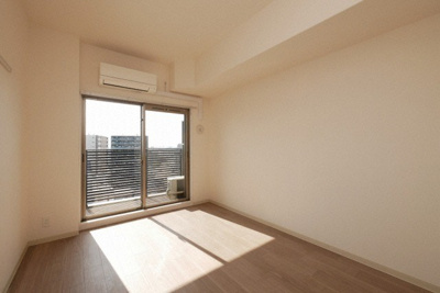 【居間・リビング】 | ファステート難波グランプリ | こちらの居間で趣味の時間をお楽しみください