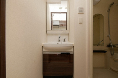 【独立洗面台】 | ファステート難波グランプリ | 朝の身支度には欠かせない独立洗面化粧台