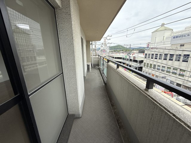 珈琲館ビルのバルコニー