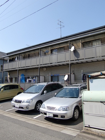 ハーモニーの外観|陽の当たる外観