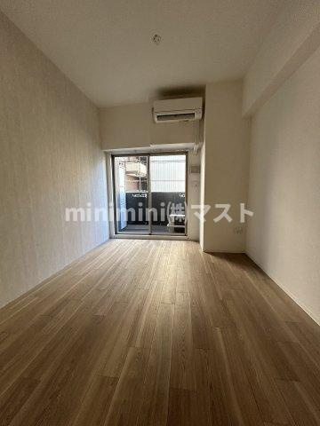 セレニテ九条リアンの居間・リビング