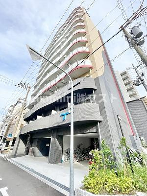 セレニテ九条リアンの外観