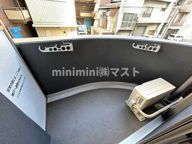 セレニテ九条リアンのバルコニー