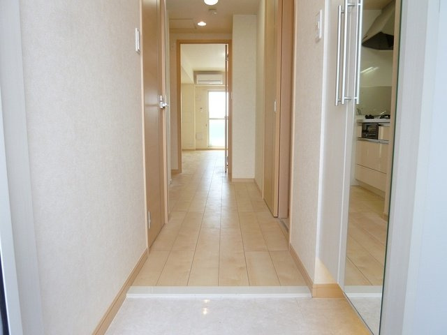 ウィンザー越水の玄関