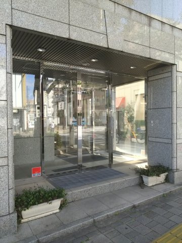 ＡＴビルのエントランス