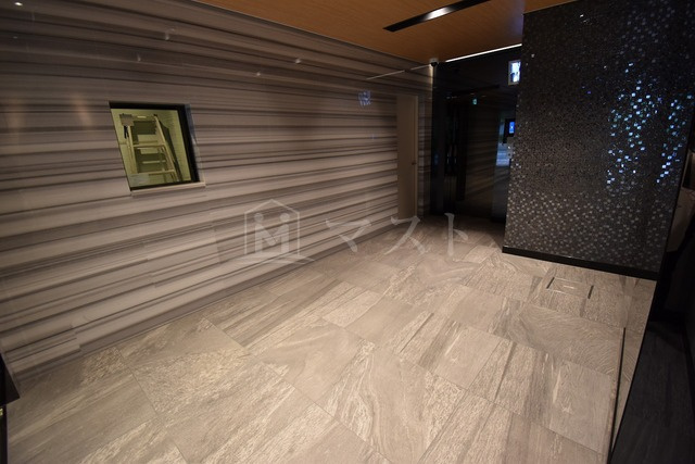 プライマル靱本町のロビー