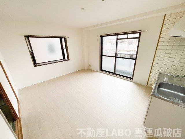 ホリデーコート加美の居間・リビング