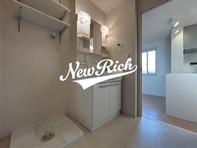 前橋市総社町高井のアパートの独立洗面台