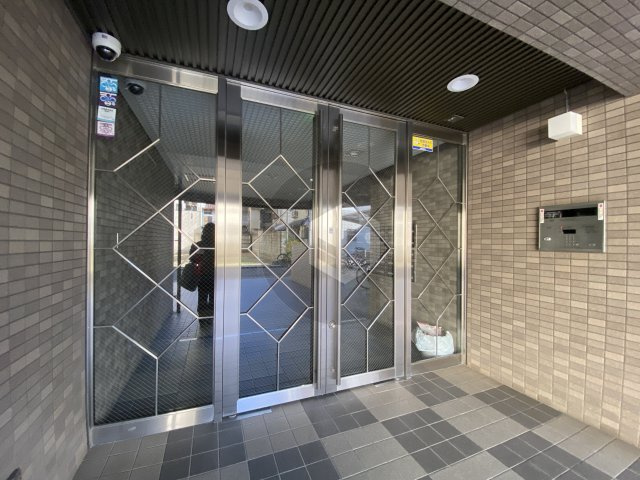 サンピリア小阪のエントランス