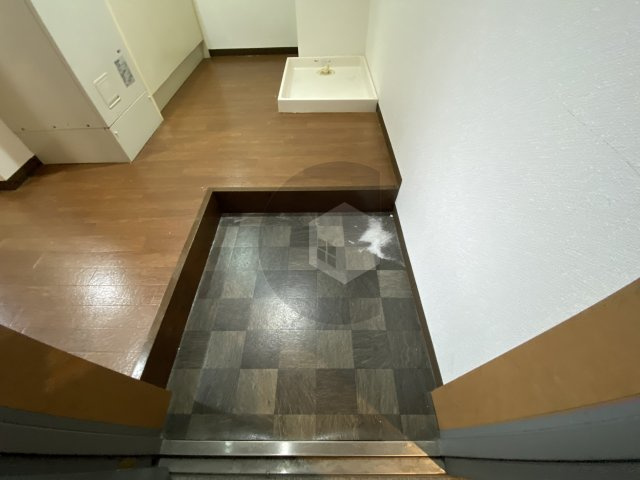 サンピリア小阪の玄関