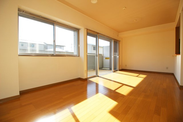 ユニテ・ラ・メールⅡの居間・リビング