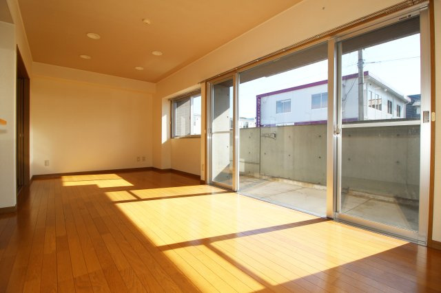 ユニテ・ラ・メールⅡの居間・リビング