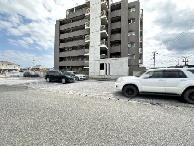 ユニテ・ラ・メールⅡの駐車場