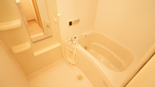 ファーストデューⅥの浴室