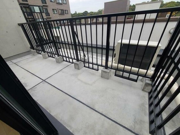 【バルコニー】