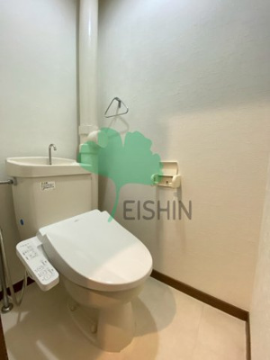 【トイレ】 | サントルース博多 | 清潔感のあるトイレです。