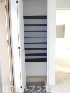 【玄関】 | 郡山市田村町金屋新築一戸建て4棟 | シンプルで使いやすい玄関です