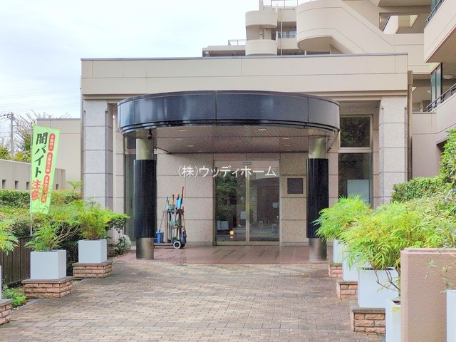 モアステージせんげん台B棟　中古マンションのエントランス