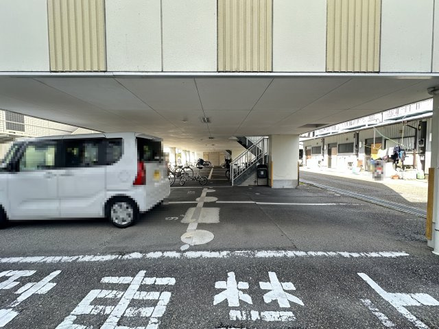 サンサンハイツⅢの駐車場