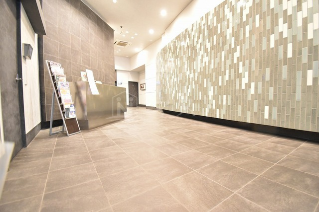 プレミスト南船場のロビー