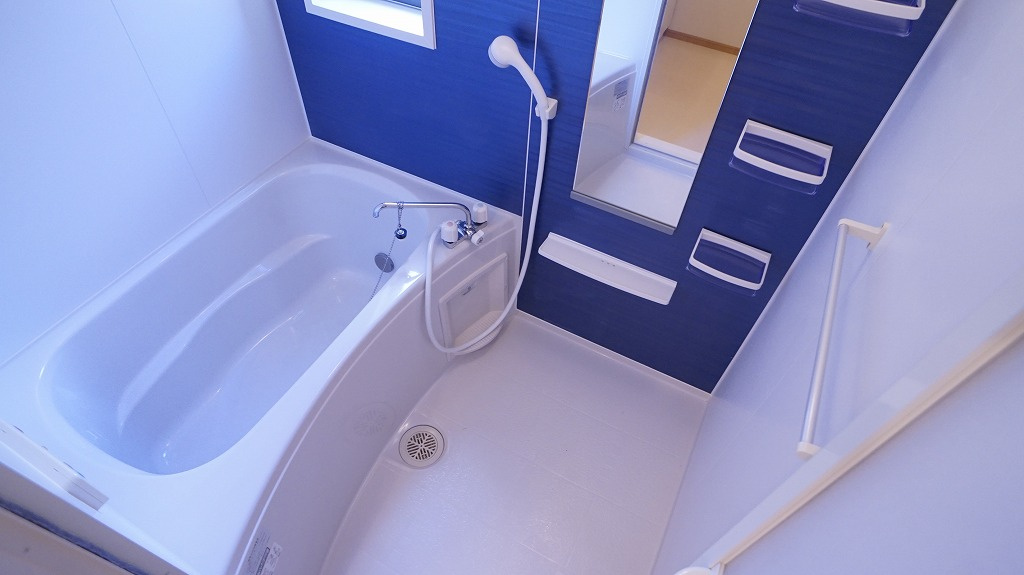 グリーンフォーレストⅢの浴室