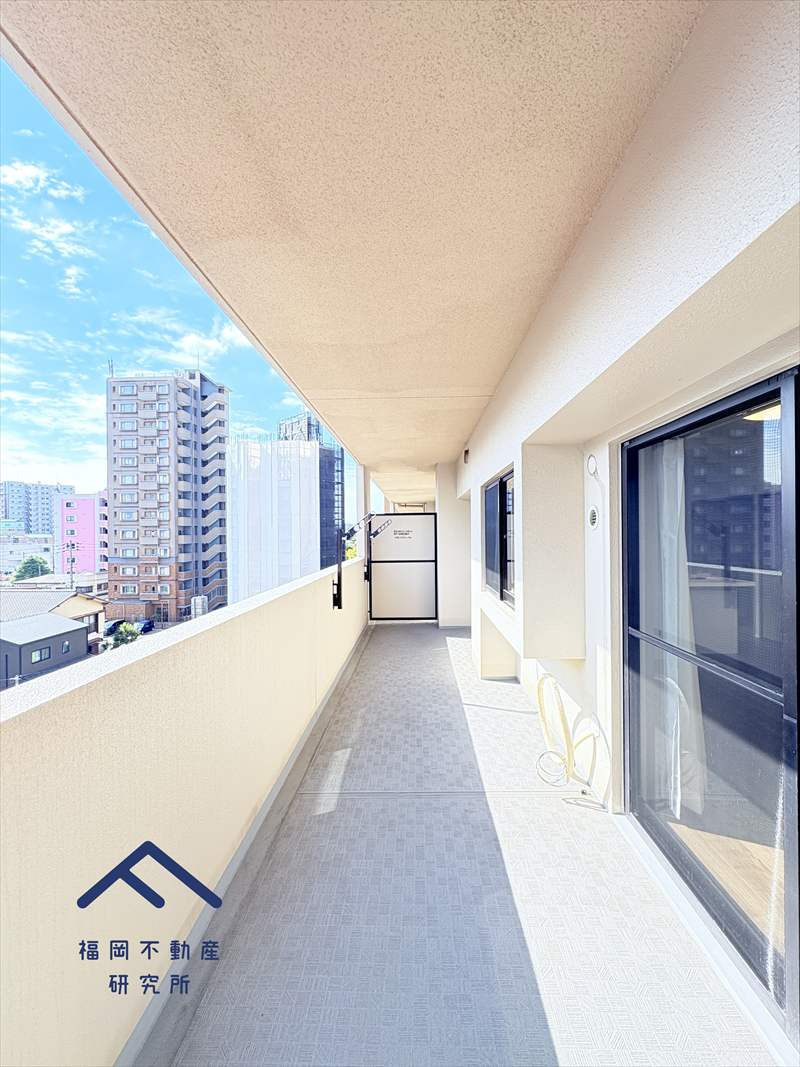 アンピール香椎駅前のバルコニー