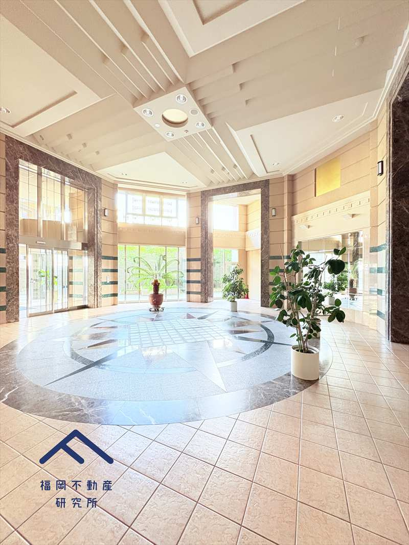 アンピール香椎駅前のエントランス