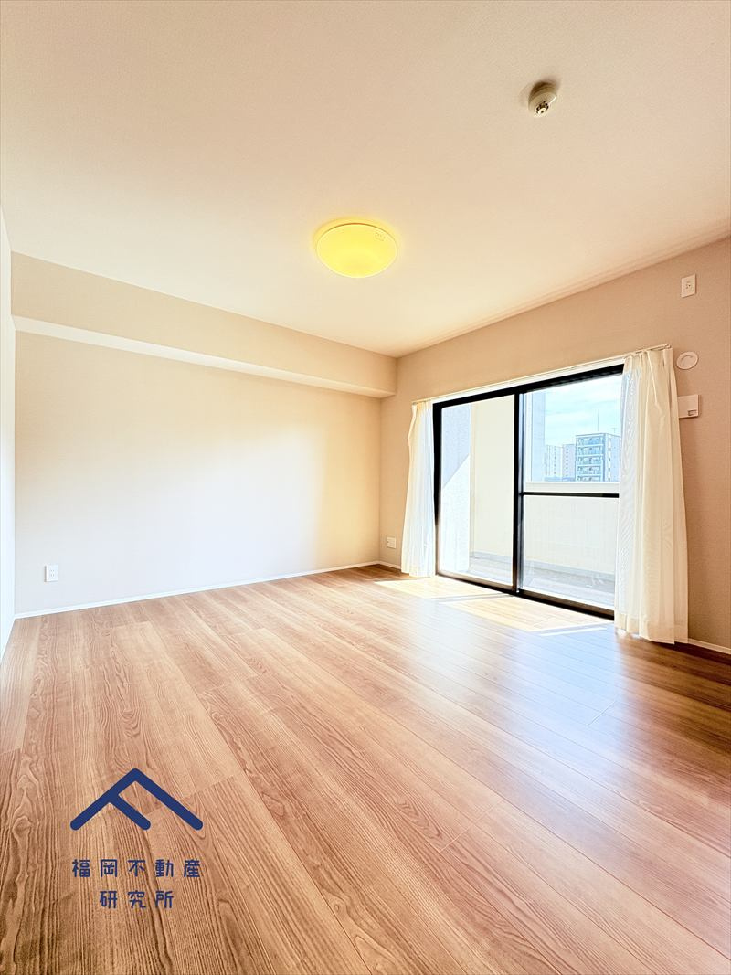 アンピール香椎駅前の洋室