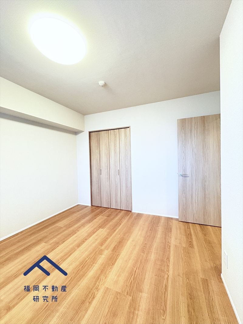 アンピール香椎駅前の洋室