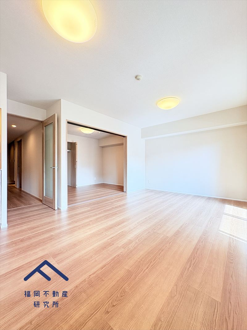 アンピール香椎駅前の居間・リビング