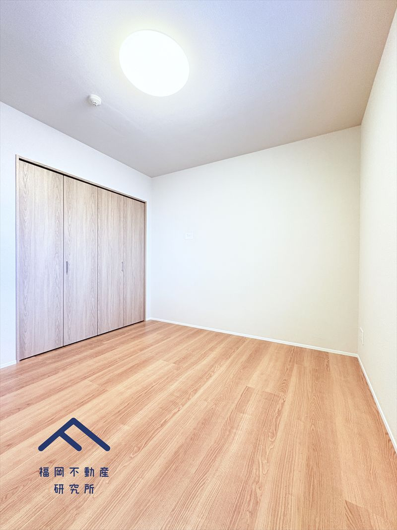 アンピール香椎駅前の洋室