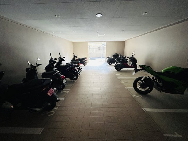 プレミスト浦添港川の駐輪場