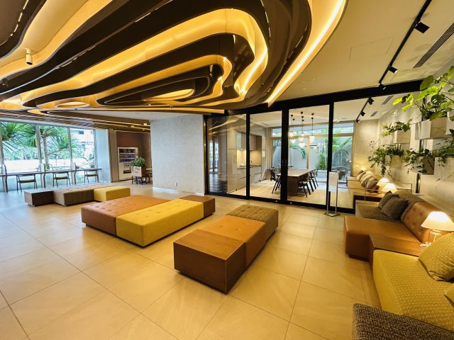 プレミスト浦添港川のエントランス