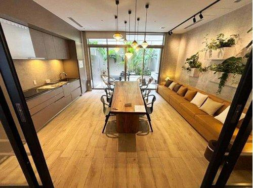 プレミスト浦添港川のその他共用部分|リゾート感溢れる共用スペース