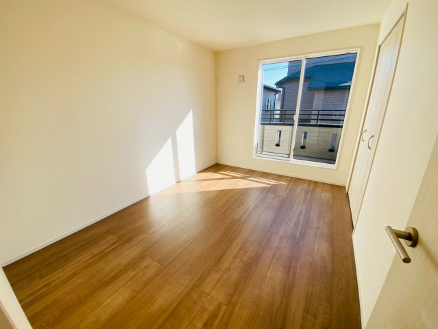 ブルーミングガーデン／北区鶴羽田１丁目／１号棟の洋室