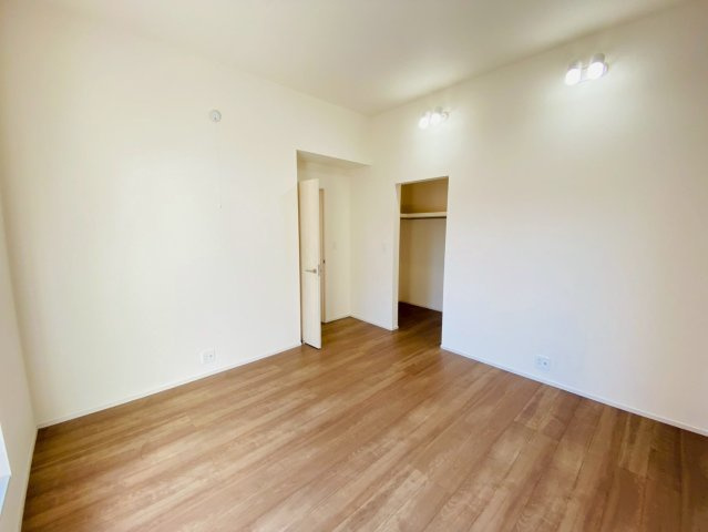 ブルーミングガーデン／北区鶴羽田１丁目／１号棟の洋室