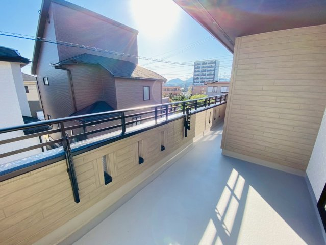 ブルーミングガーデン／北区鶴羽田１丁目／１号棟のバルコニー
