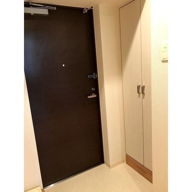 プランドル明大前の玄関