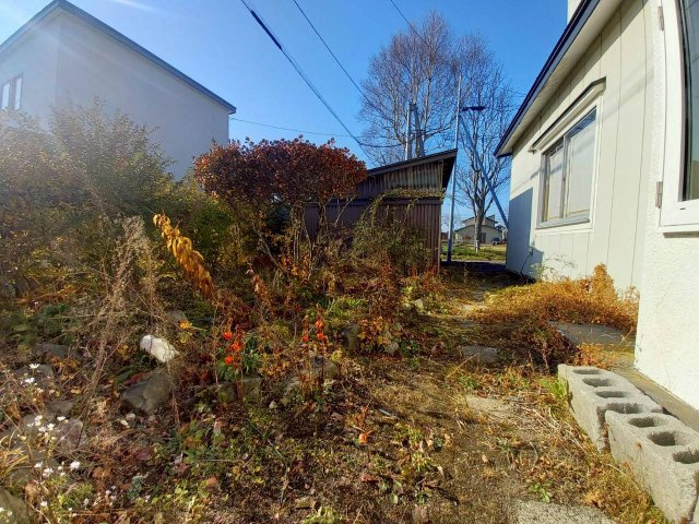 緑ケ岡2-21-6貸家の庭