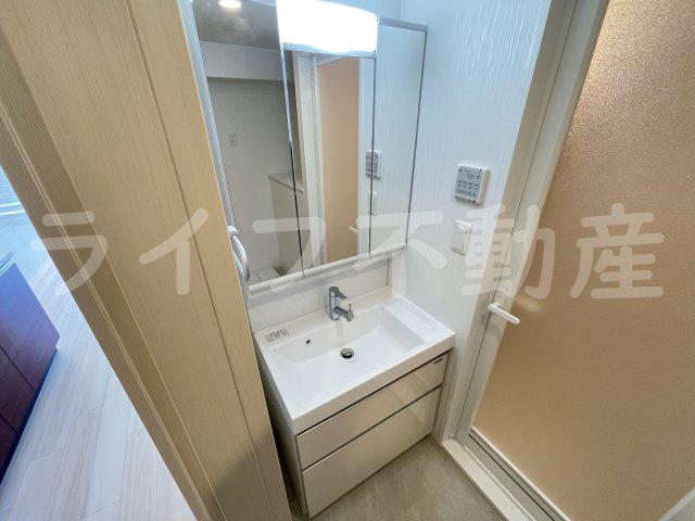 プレジオ八戸ノ里の独立洗面台|朝の身支度には欠かせない独立洗面化粧台