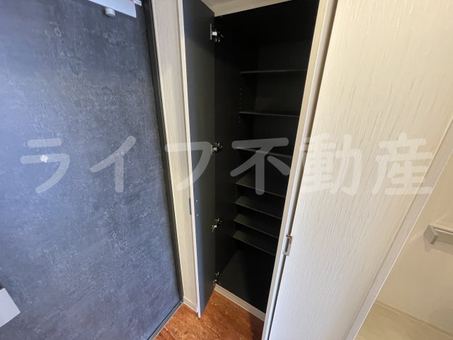 プレジオ八戸ノ里の収納|専用の収納スペースです