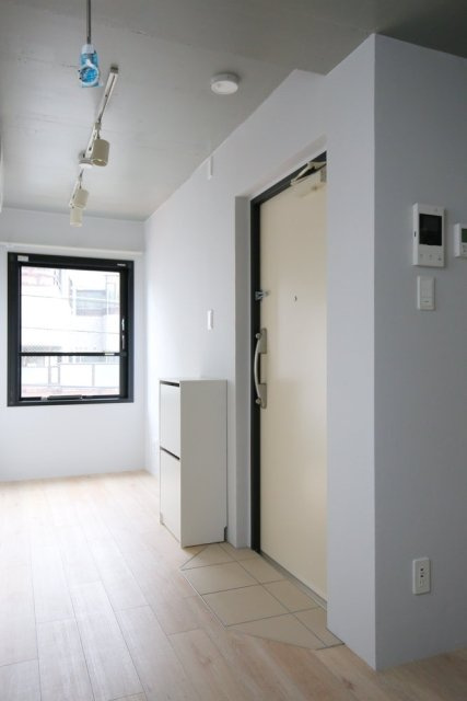 GLICION上落合の玄関