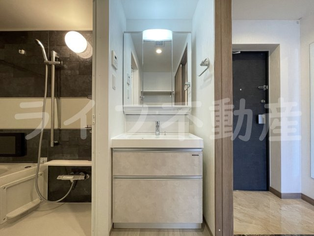 プレジオ荒本新町の独立洗面台|使いやすい独立洗面台です