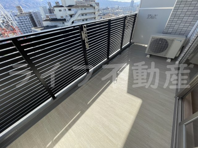 プレジオ荒本新町のバルコニー|外からの目が気にならないバルコニーで洗濯物が干せます